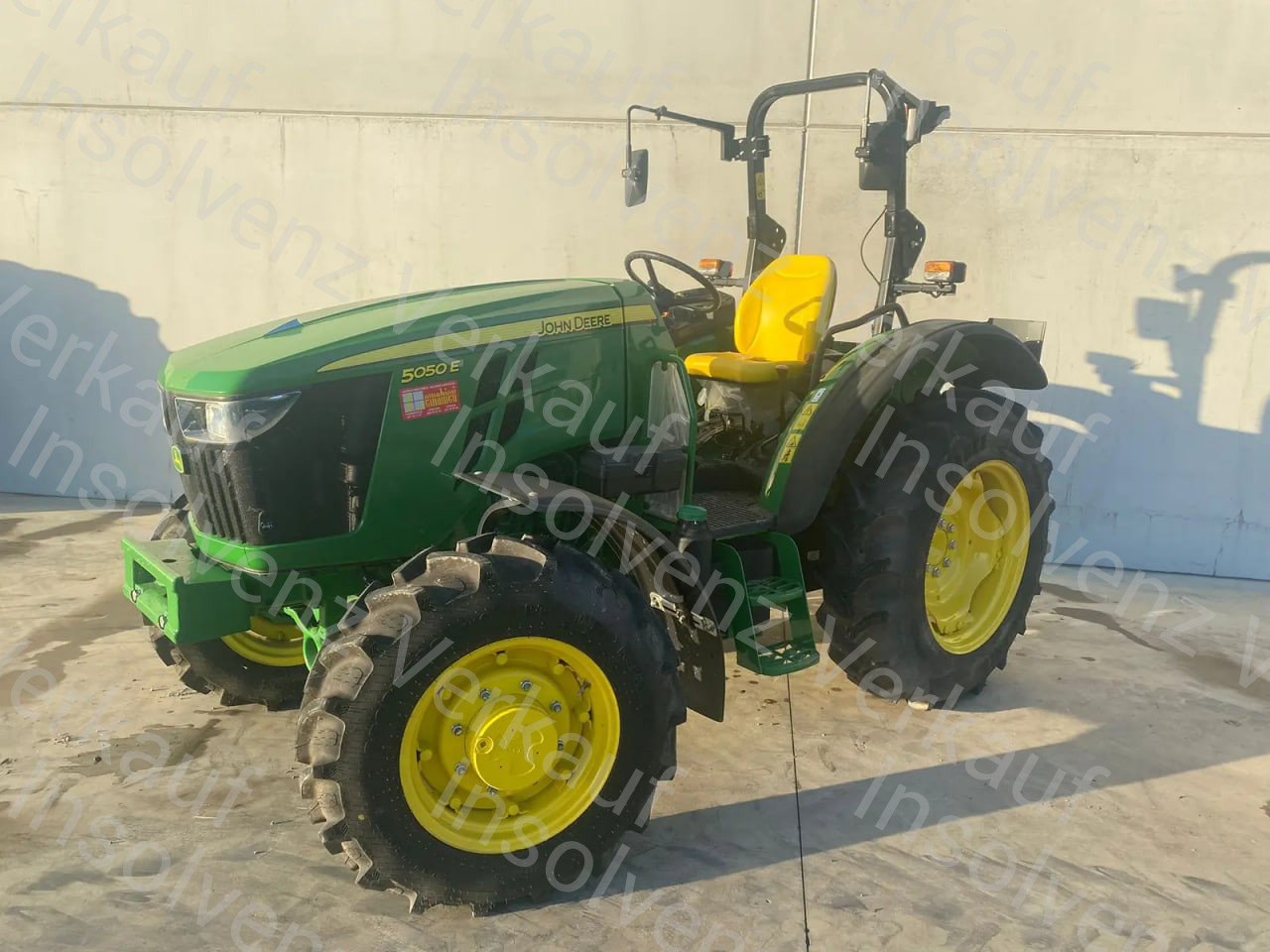 John Deere 5050E